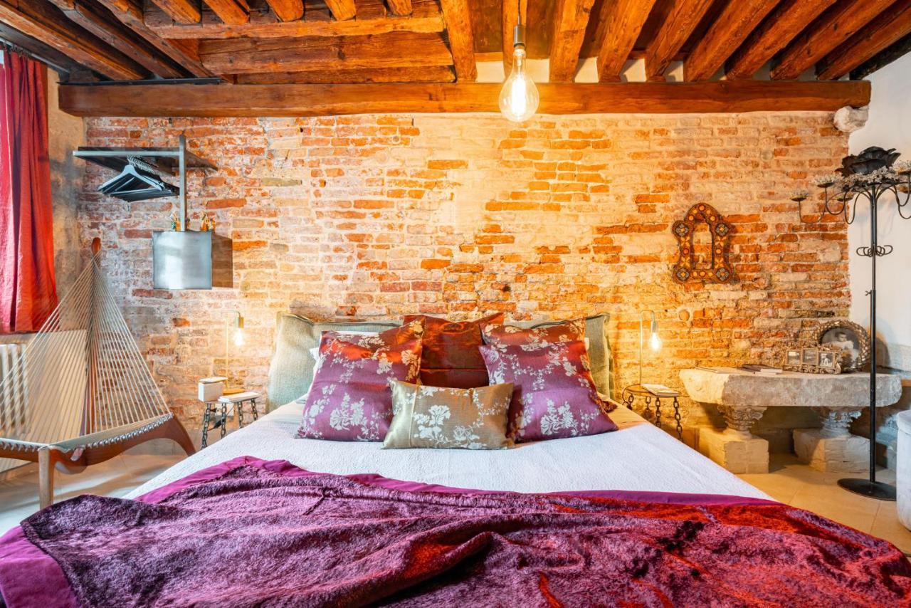Casa Manina Sul Ponte - Your Private Canal View Венеція Екстер'єр фото