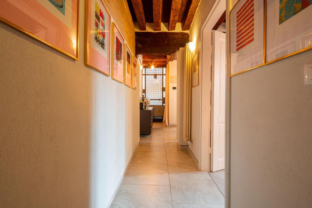 Casa Manina Sul Ponte - Your Private Canal View Венеція Екстер'єр фото