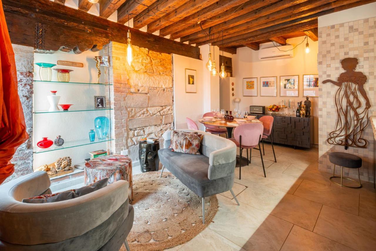 Casa Manina Sul Ponte - Your Private Canal View Венеція Екстер'єр фото